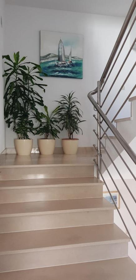 Apartmani Sonja มาคาร์สกา ภายนอก รูปภาพ